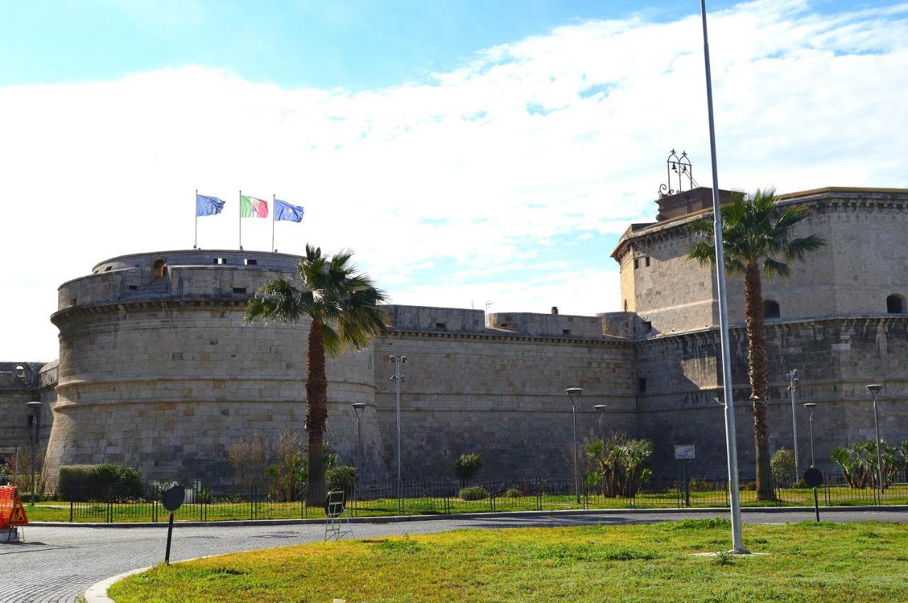 Domus Cavour Apartment Civitavecchia Ngoại thất bức ảnh