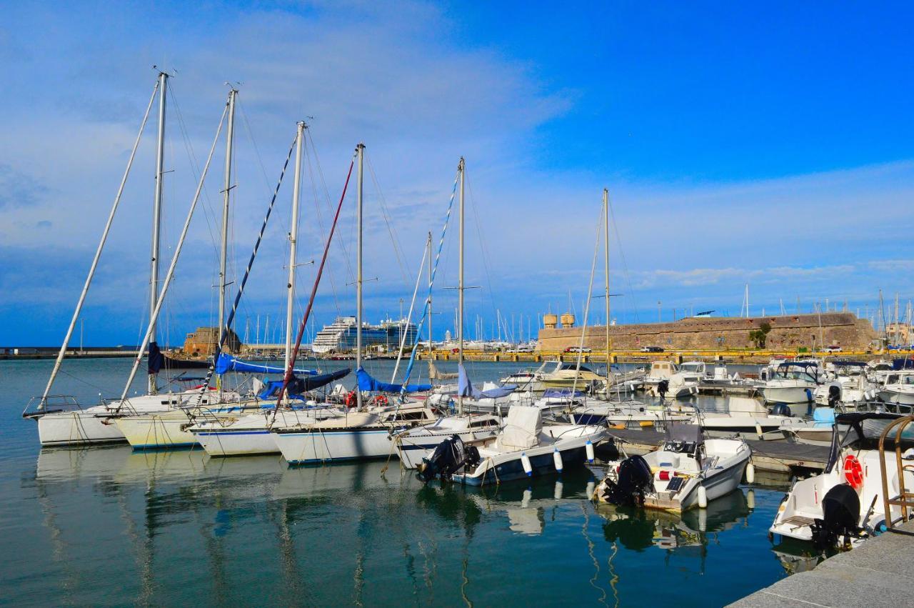 Domus Cavour Apartment Civitavecchia Ngoại thất bức ảnh
