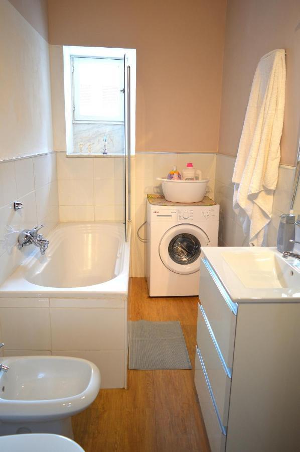 Domus Cavour Apartment Civitavecchia Ngoại thất bức ảnh