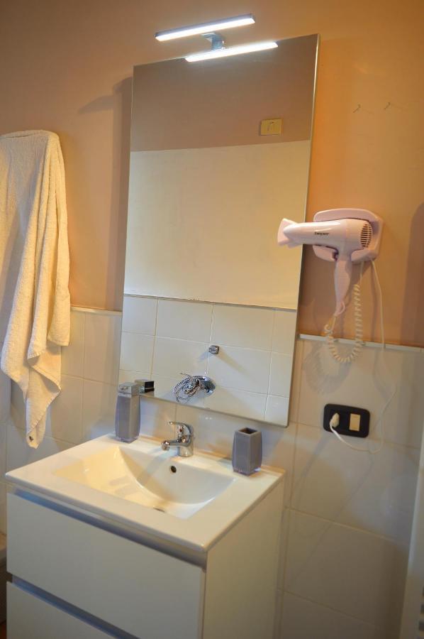 Domus Cavour Apartment Civitavecchia Ngoại thất bức ảnh