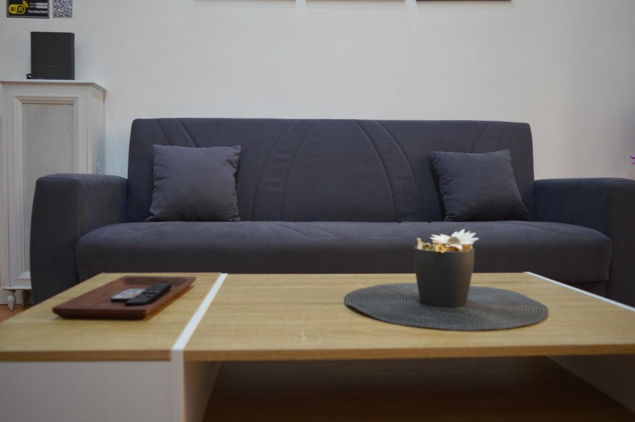 Domus Cavour Apartment Civitavecchia Ngoại thất bức ảnh