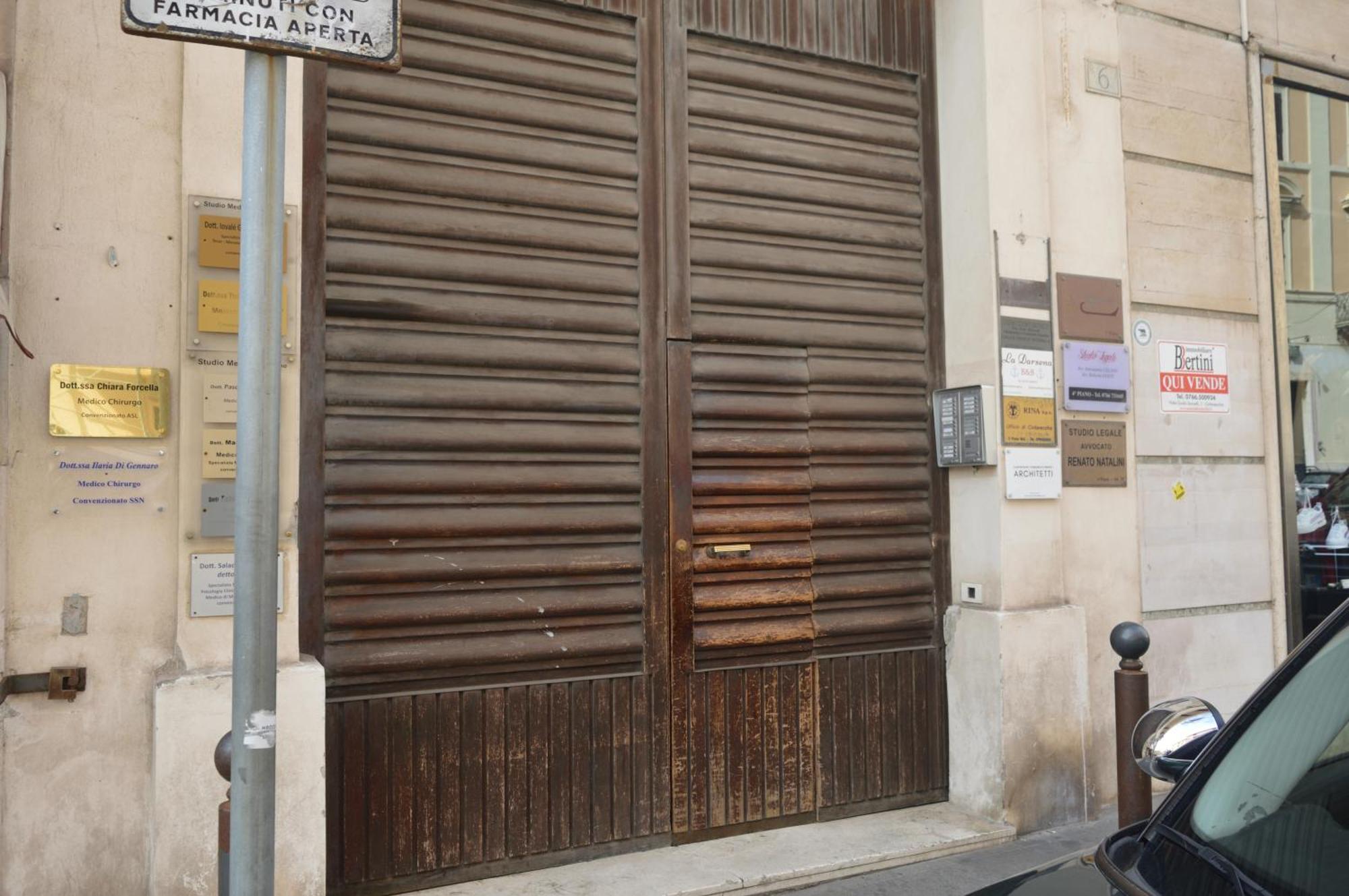 Domus Cavour Apartment Civitavecchia Ngoại thất bức ảnh